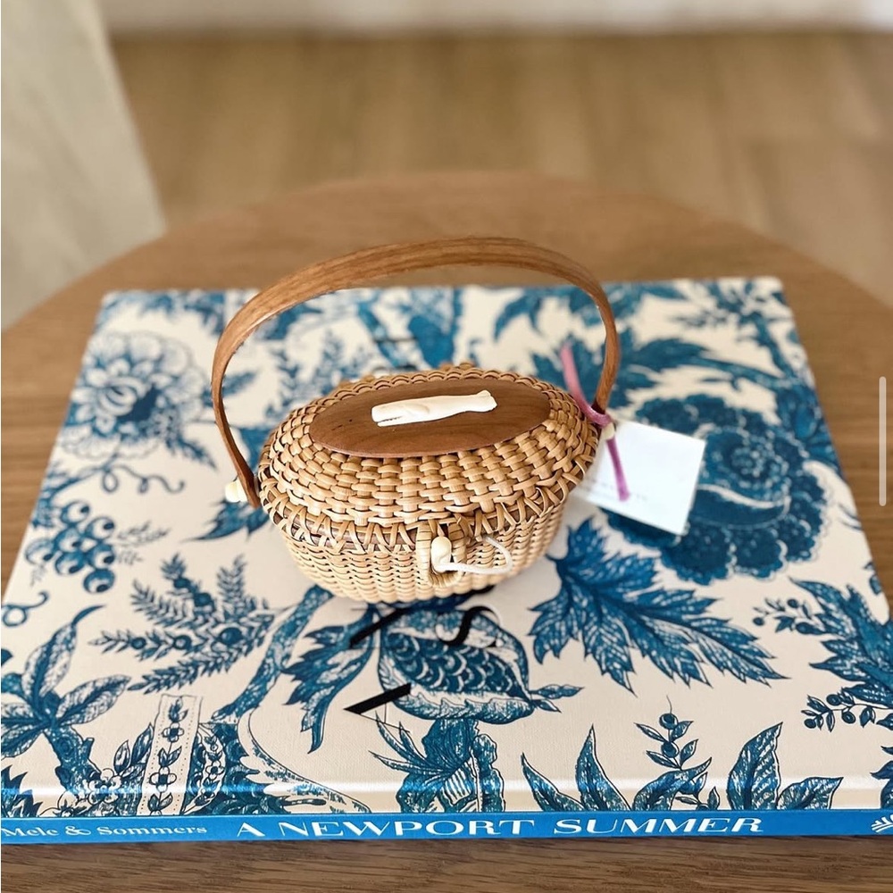 Woven Basket with Handle - Natural Tan